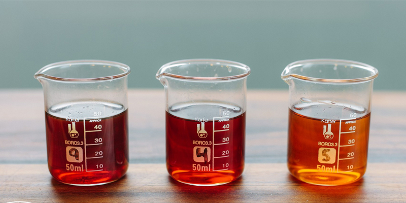 Nước mắm có độ đạm tổng cao thường được bổ sung ure, mì chính, hoặc được cô đặc chân không Nước mắm có độ đạm tổng cao thường được bổ sung ure, mì chính, hoặc được cô đặc chân không